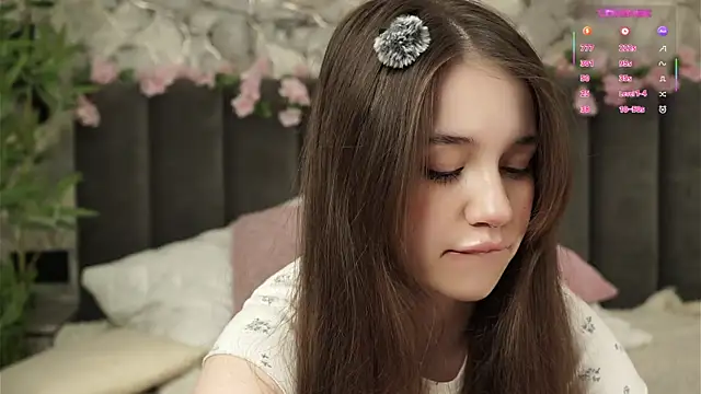 AmiLewis online show from May 16, 2026, 1:04 am
