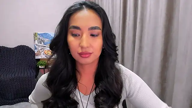 worldofkim online show from February 6, 2025, 1:43 pm