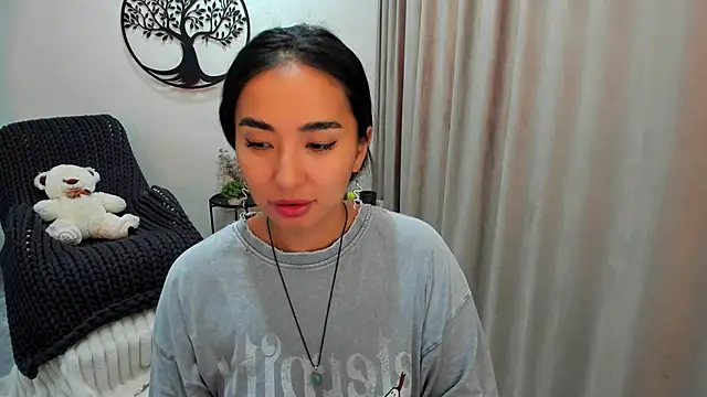 worldofkim online show from September 20, 2025, 7:24 am