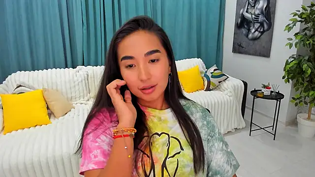 worldofkim online show from January 17, 2025, 5:19 pm