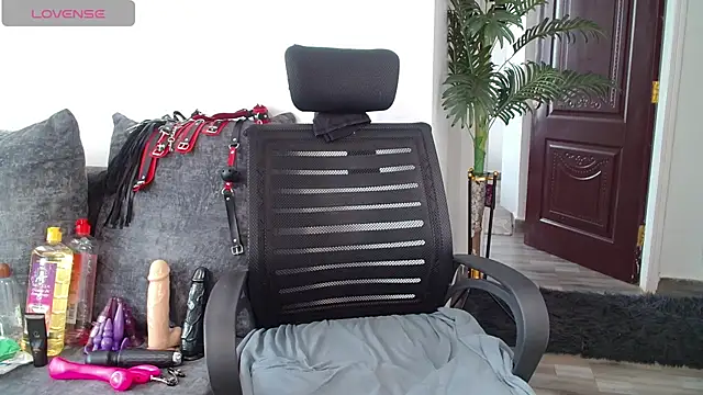 yummy sweet caramel online show from October 9, 2025, 9:32 am