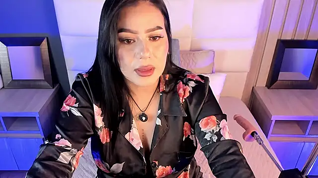 Miah gomez  online show from November 18, 2025, 9:07 pm