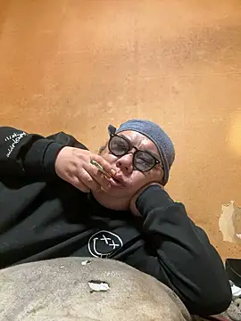 punk0805 online show from February 1, 2026, 1:09 pm