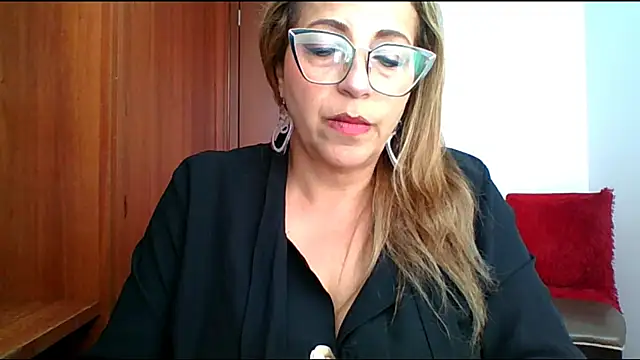 RossanaLionheart online show from May 8, 2026, 12:31 pm