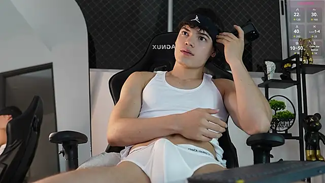 Max cortes1 online show from September 10, 2025, 12:09 am