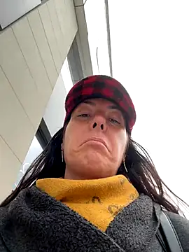 eveangelll online show from October 14, 2025, 8:37 am