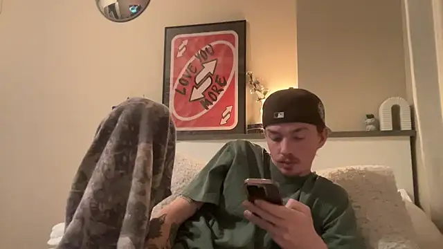 younghungginger online show from December 5, 2024, 11:45 pm