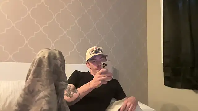 younghungginger online show from April 21, 2026, 1:29 am