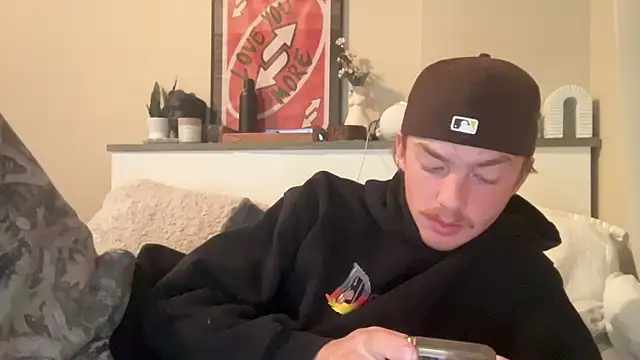 younghungginger online show from February 28, 2025, 3:48 am