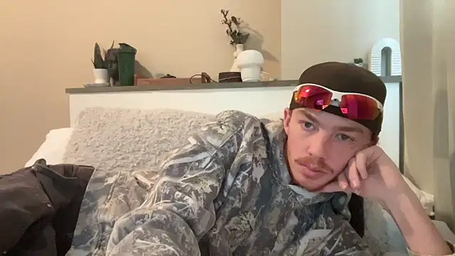 younghungginger online show from December 1, 2024, 8:47 pm