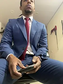 AlejoKhalifa  online show from July 12, 2026, 7:42 am