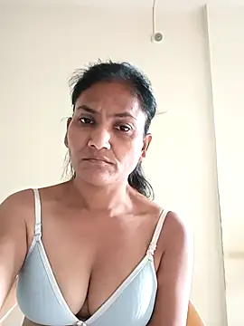 sunita6009 online show from September 28, 2025, 8:43 am