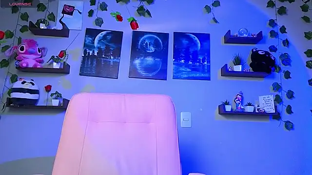 macey elliot  online show from March 20, 2025, 11:38 am