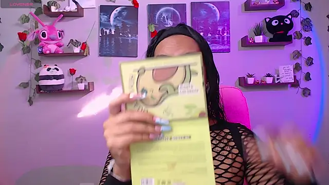 macey elliot  online show from March 11, 2025, 12:50 pm