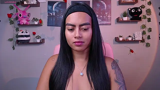 macey elliot  online show from March 10, 2025, 10:55 pm