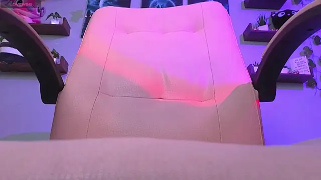 macey elliot  online show from March 16, 2025, 5:17 pm