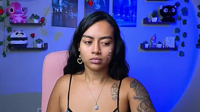 macey elliot  online show from March 20, 2025, 2:42 pm