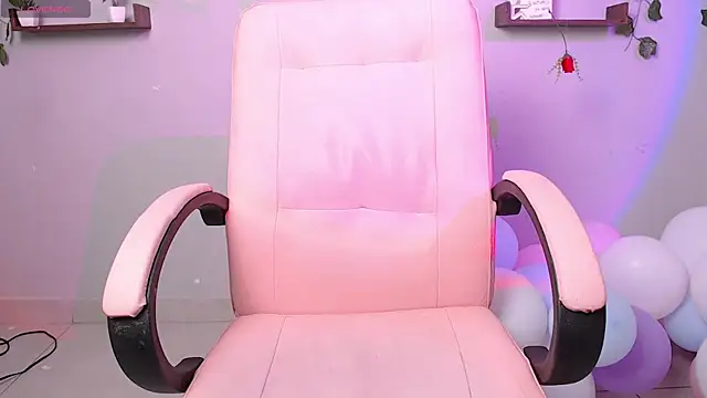 macey elliot  online show from March 7, 2025, 7:27 pm