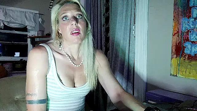 Glamazonx online show from June 4, 2026, 3:11 am