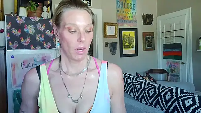 Snapshot of Glamazonx chatting on March 19, 2026, 7:36 pm Glamazonx online show from March 19, 2026, 7:36 pm