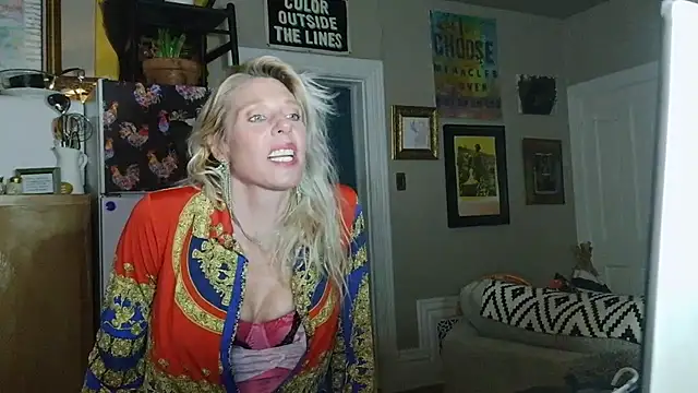 Snapshot of Glamazonx chatting on February 24, 2026, 2:12 am Glamazonx online show from February 24, 2026, 2:12 am