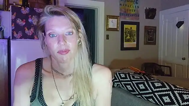 Snapshot of Glamazonx chatting on March 1, 2026, 2:22 am Glamazonx online show from March 1, 2026, 2:22 am