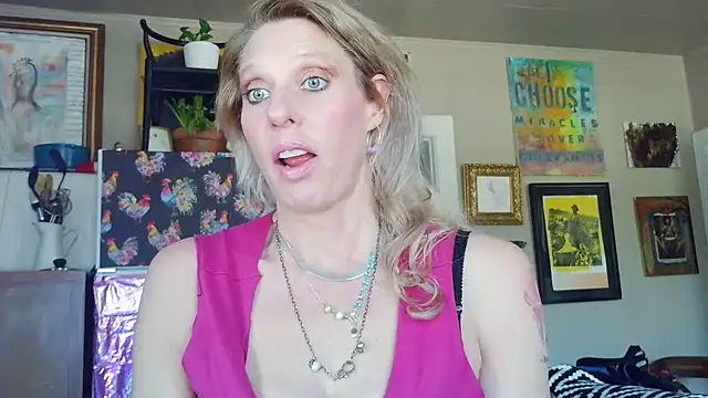 Snapshot of Glamazonx chatting on March 7, 2026, 10:59 pm Glamazonx online show from March 7, 2026, 10:59 pm