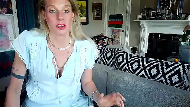 Snapshot of Glamazonx chatting on March 26, 2026, 7:12 pm Glamazonx online show from March 26, 2026, 7:12 pm