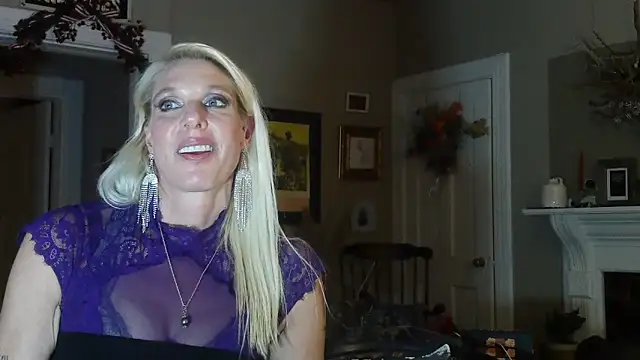 Glamazonx online show from December 4, 2025, 1:48 am