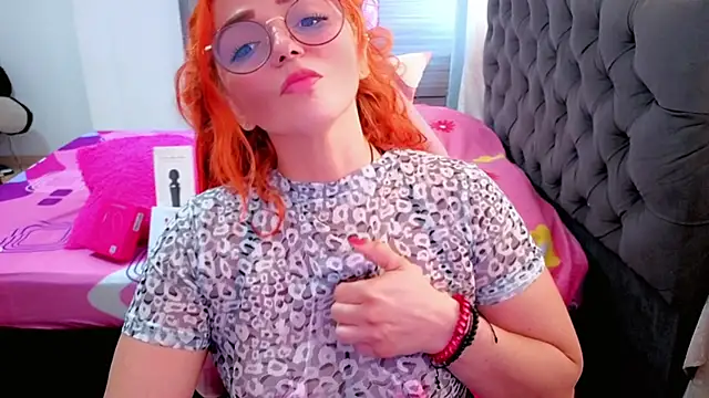 Alexatexa2929 online show from April 22, 2026, 8:04 pm
