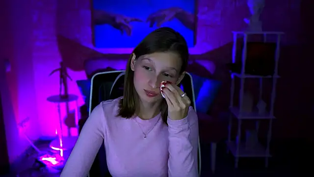 EllaHorton online show from October 7, 2025, 5:14 pm