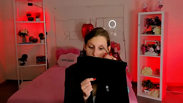 EllaHorton online show from February 27, 2025, 12:56 pm