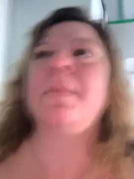 jusichka online show from May 4, 2026, 6:49 am