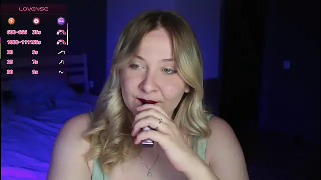 Snapshot of sensual_girrrl chatting on July 9, 2026, 12:22 am sensual girrrl online show from July 9, 2026, 12:22 am