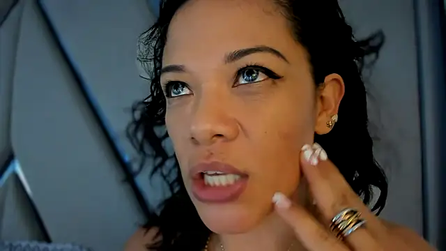 paula daniela1 online show from March 23, 2025, 12:58 am