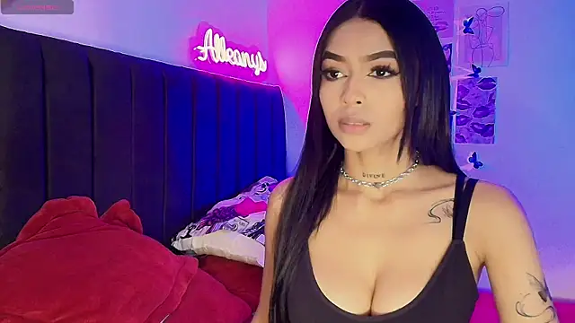 Alleanys Cristal online show from December 22, 2025, 7:36 pm