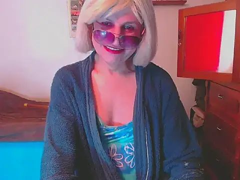 LorenJade online show from February 1, 2026, 12:20 am