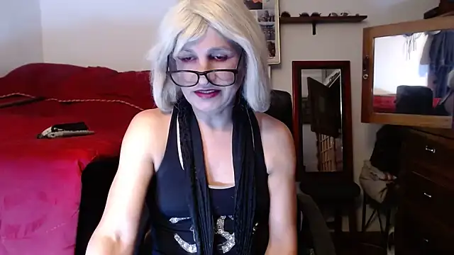 LorenJade online show from August 6, 2026, 6:52 am