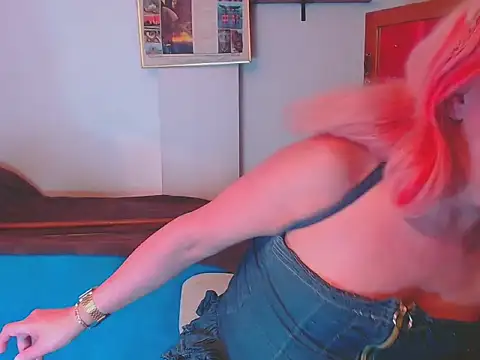 Snapshot of LorenJade chatting on February 20, 2026, 7:32 am LorenJade online show from February 20, 2026, 7:32 am