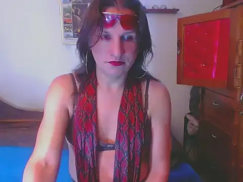 Snapshot of LorenJade chatting on March 5, 2026, 12:18 am LorenJade online show from March 5, 2026, 12:18 am