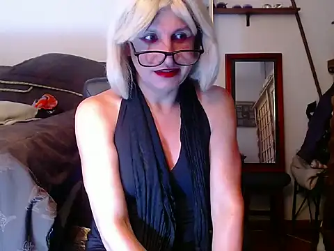 LorenJade online show from June 17, 2026, 8:03 am