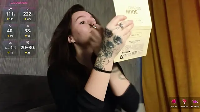 girl with snaketatto0 online show from February 20, 2025, 3:34 am