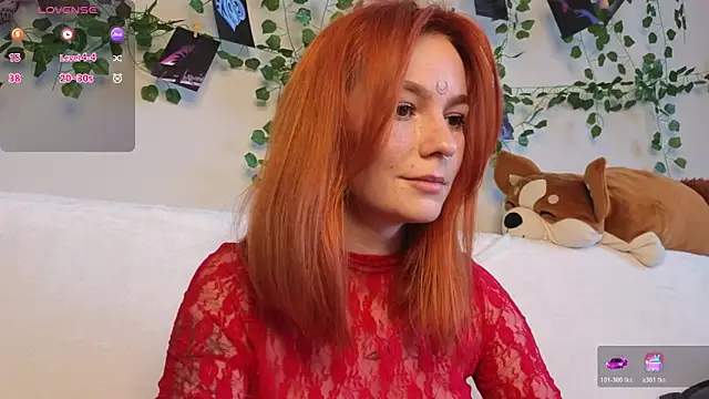 girl with snaketatto0 online show from October 19, 2025, 3:31 am