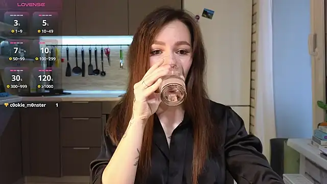 girl with snaketatto0 online show from March 19, 2025, 2:48 am