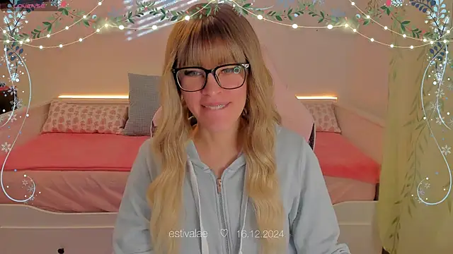 estivalae online show from December 16, 2024, 1:22 pm