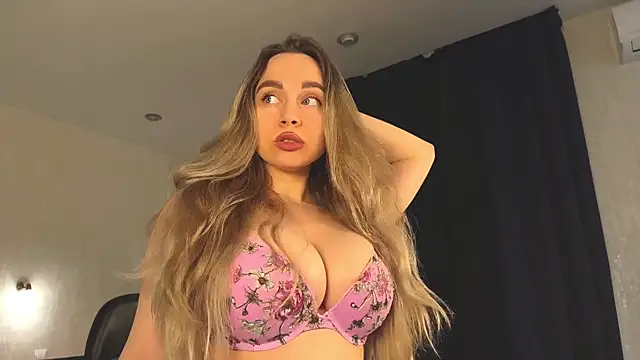 hotexclusive  online show from February 28, 2025, 4:10 am