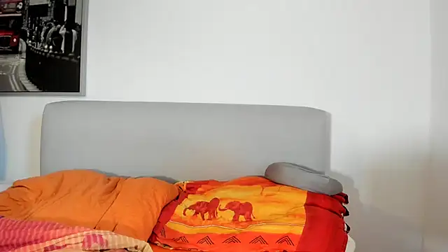 smileybabe online show from October 12, 2025, 9:43 am