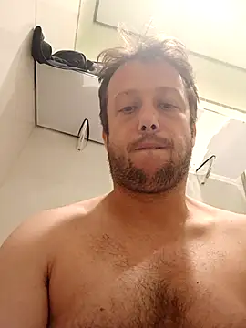 LELUZ88 online show from March 4, 2026, 7:32 pm