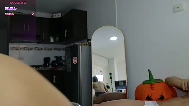 Snapshot of MikeRoss7777 chatting on October 30, 2025, 11:08 am MikeRoss7777 online show from October 30, 2025, 11:08 am