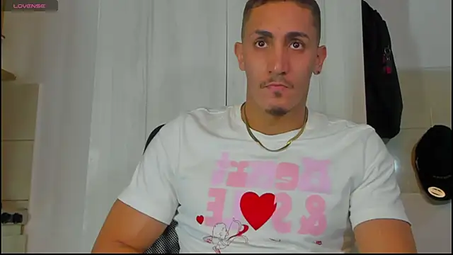 Snapshot of MikeRoss7777 chatting on October 25, 2025, 7:58 pm MikeRoss7777 online show from October 25, 2025, 7:58 pm